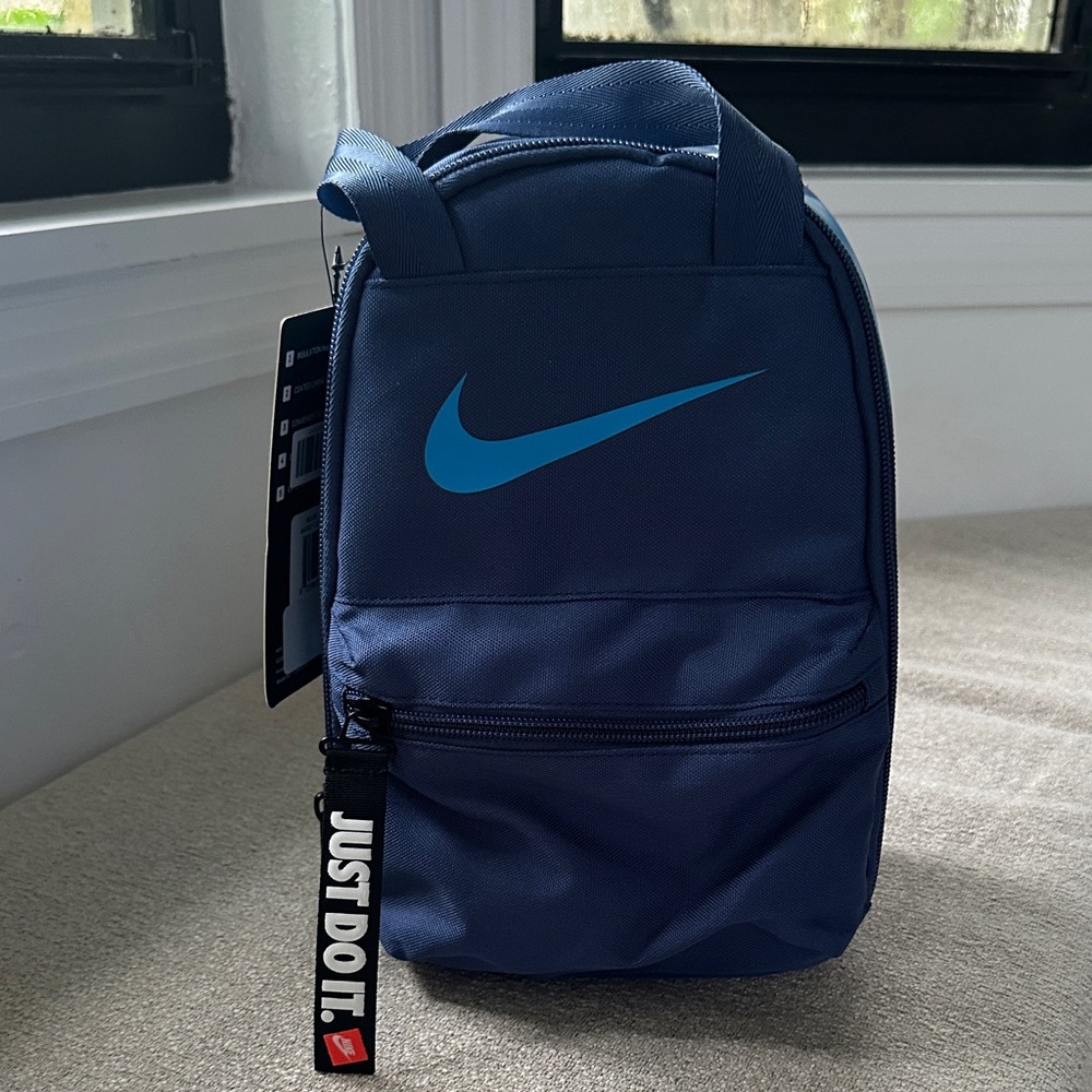 Nike Navy Blue Just Do It Insulated Lunch Bag.